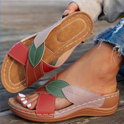 Elora™ | Comfortabele Dames Slippers met Bladaccent