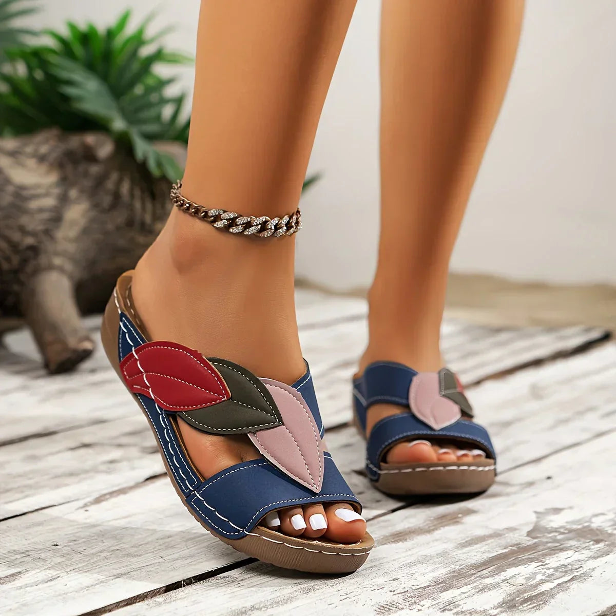 Elora™ | Comfortabele Dames Slippers met Bladaccent